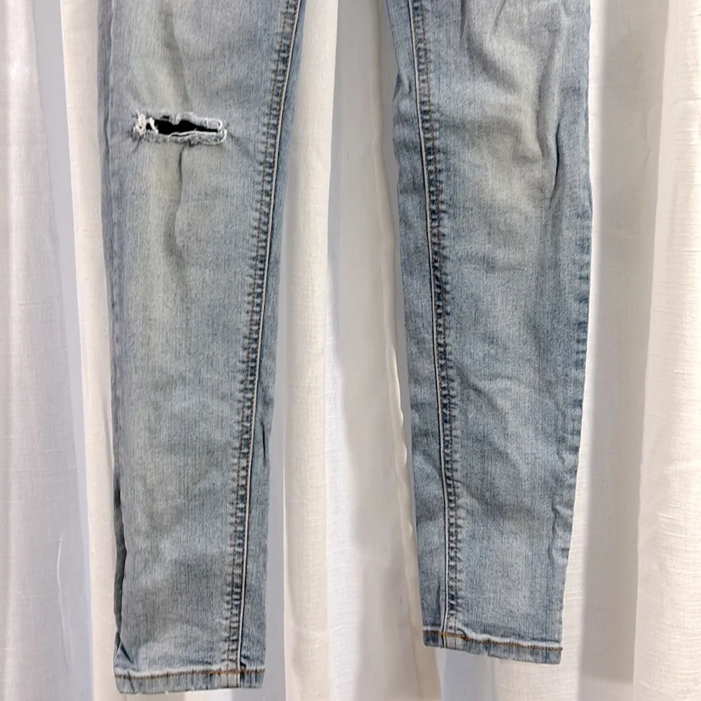 Womens size 2 Wild Fable High Waist Distressed Knee Skinny Jeans - Picture 4 of 8